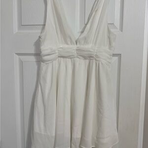 Elegant White Sleeveless Dress